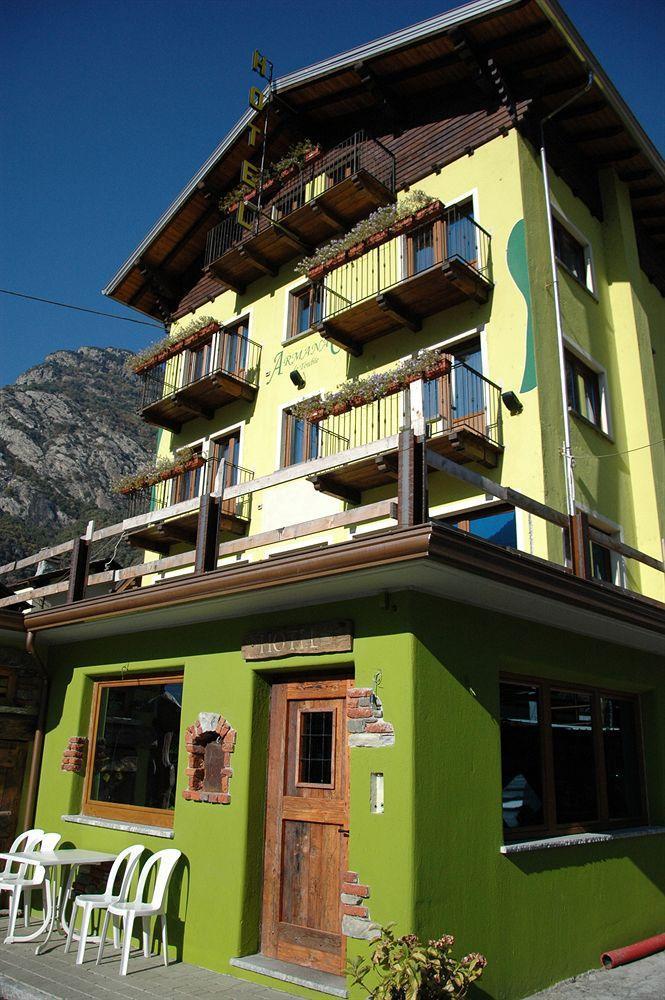 Hotel&Restaurant Armanac De Toubie Арна Экстерьер фото